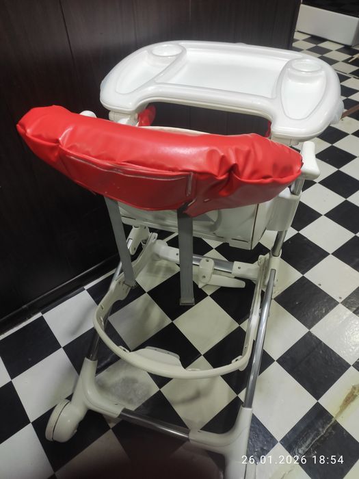 Детский стульчик для кормления(Италия))