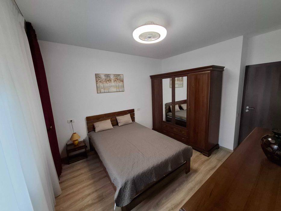 Inchiriez apartament 2 camere, decomandat, in complex Grand Kristal Residence