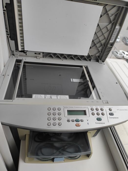 Ксерокс принтер-сканер HP LaserJet 3052