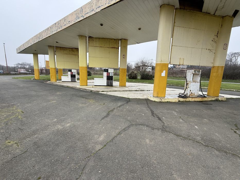 Бензиностанция под наем