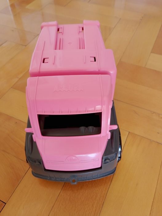 Mașinuță roz Lena