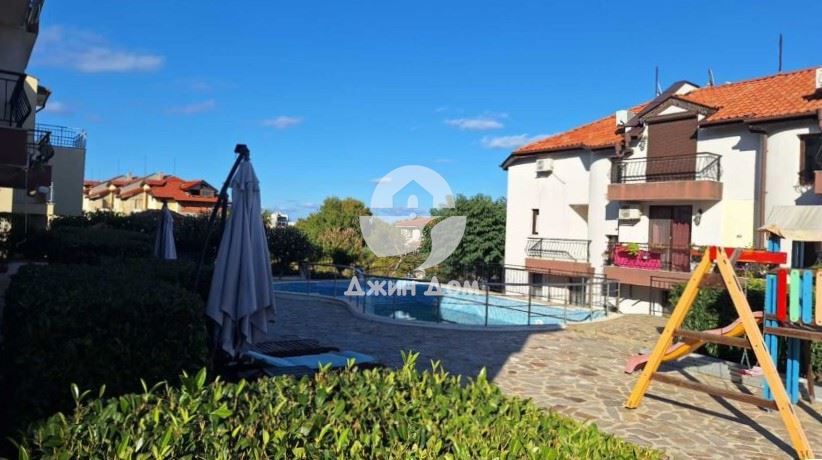 Двуетажна къща с ГЛЕДКА МОРЕ в м-т Буджака, гр. Созопол