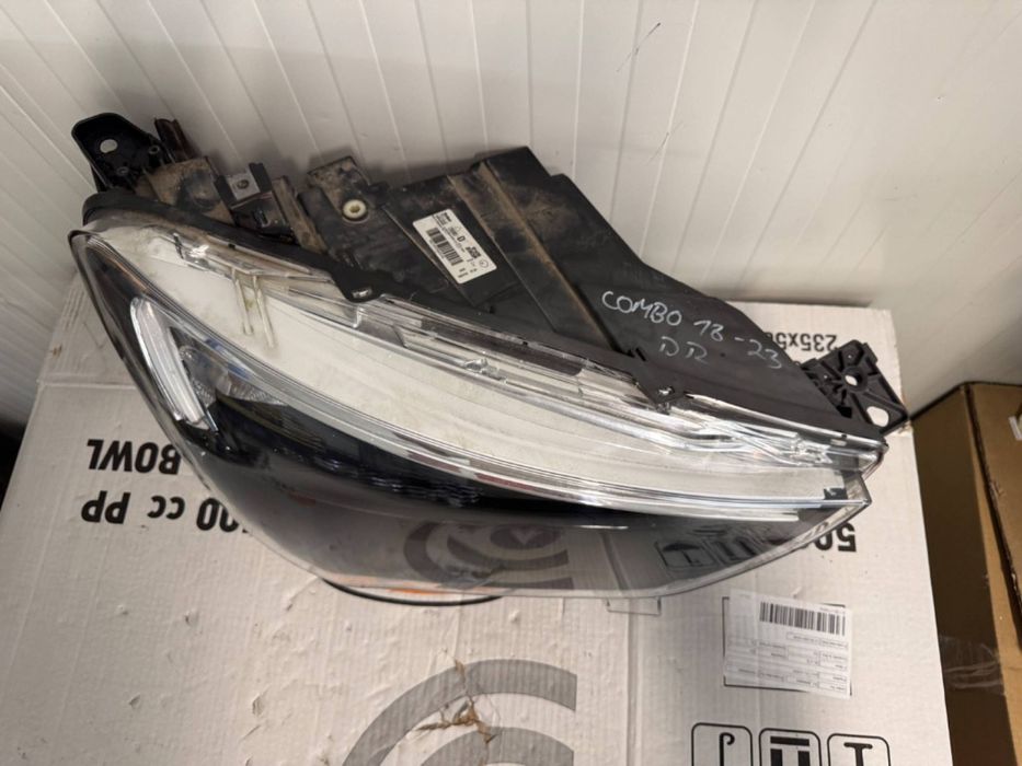 Far dreapta Opel COMBO E HALOGEN LED 2018/2019/2020/2021/2022/2023