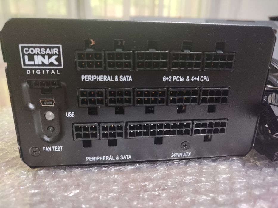 Продавам работещо захранване Corsair RM1000i - 80 PLUS Gold