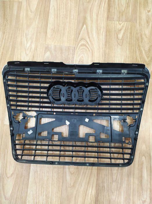 решетка радиатора Audi A6 C6 2007г.