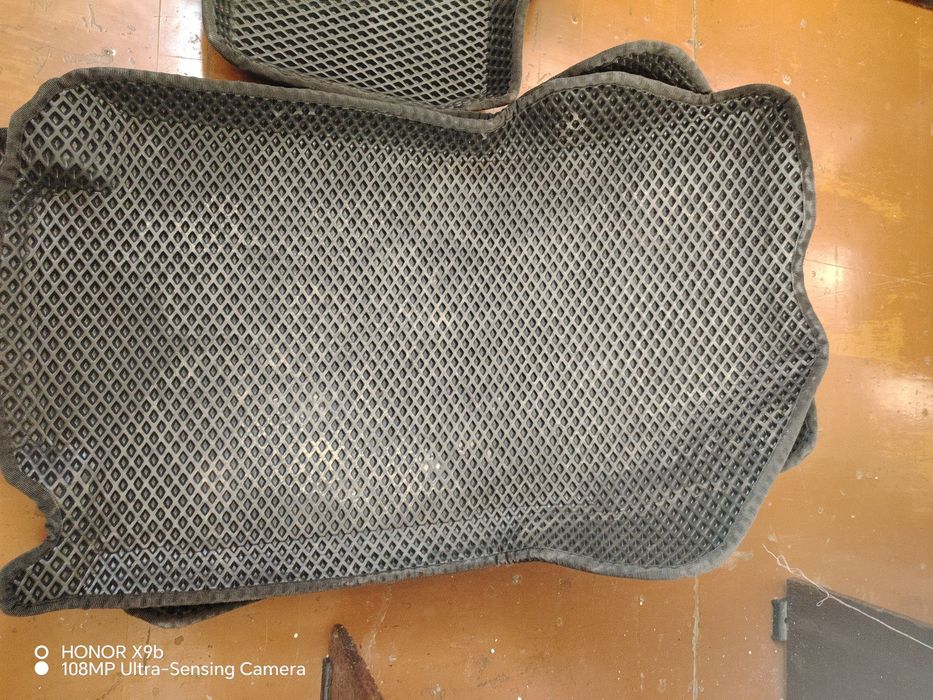 Продаются б/у полики спарк.