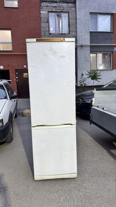 Холодильник INDESIT