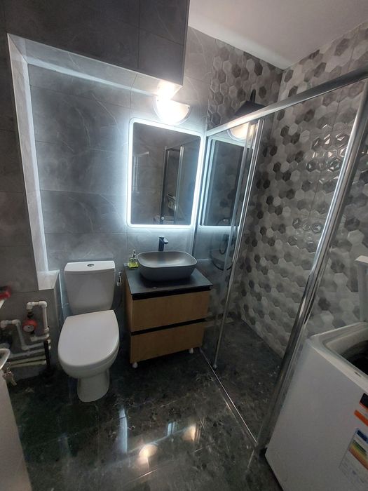 Apartament cu 3 camere,250 de lei,regim hotelier