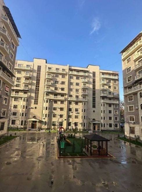 Квартира ЖК Madrid 3/2/9 104  м2