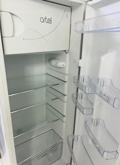 Холодильник Artel, почти новая