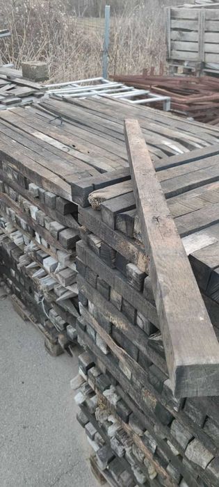 Импрегнирани дървени колове