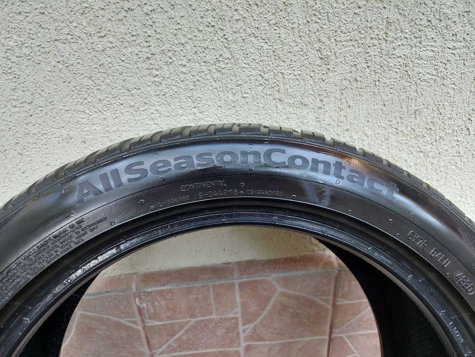 O anvelopa Continental AllSeasonContact 225 45 R17