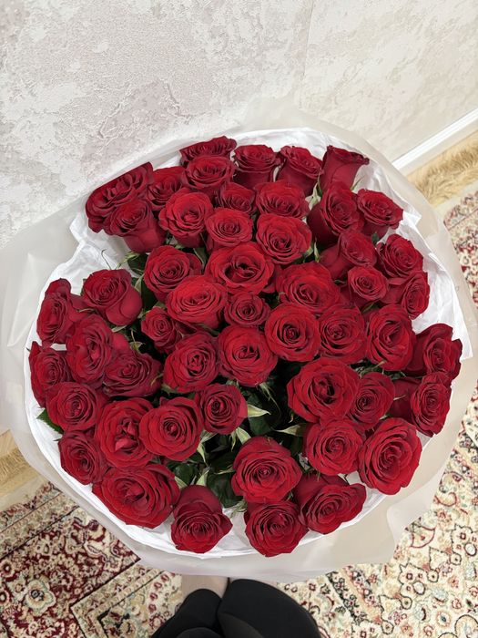Продается 51шт роз