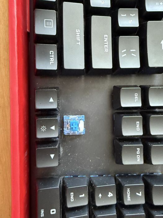 Продам клавиратуру игровую hyper x