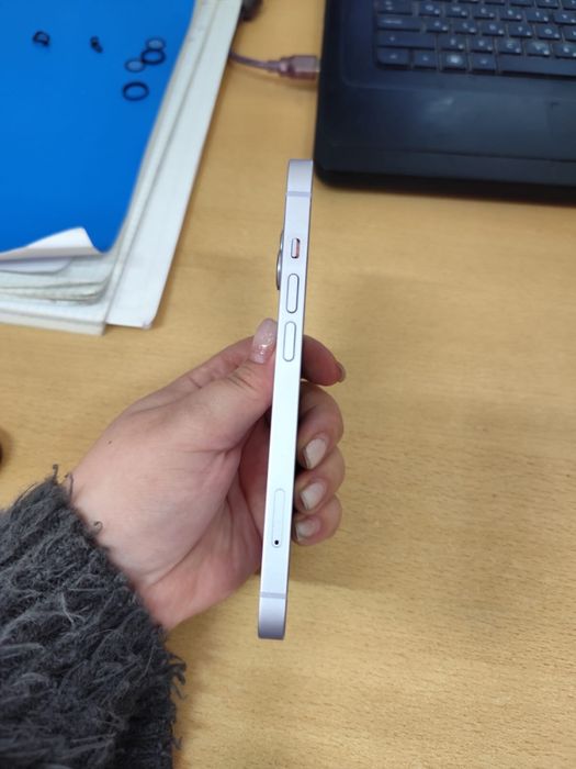 Продам iphone 14 128 gb