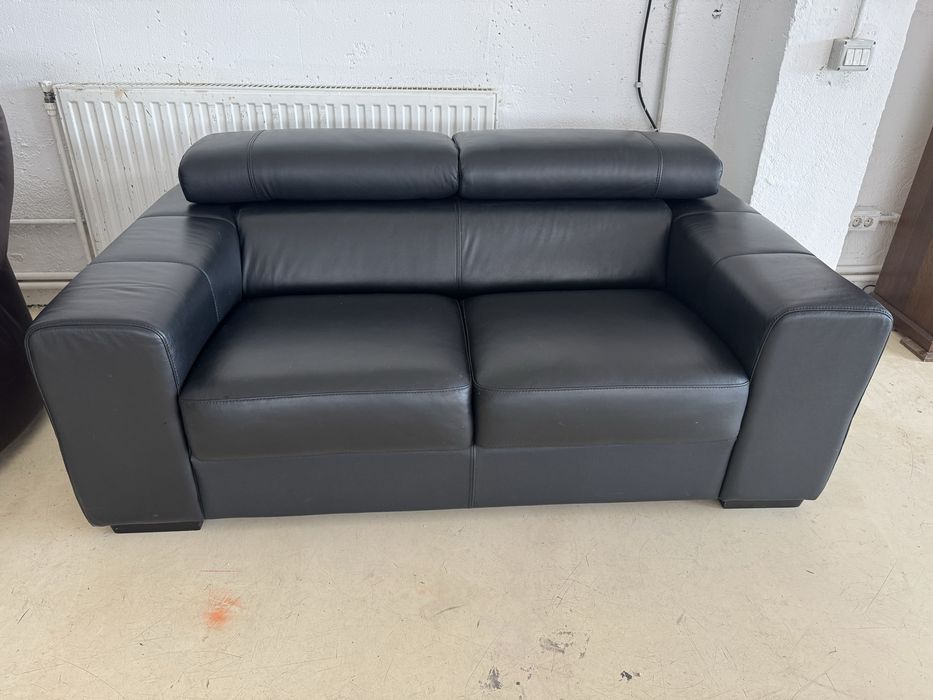 Canapea superba piele naturala in stare noua, foarte confortabila, tetiere flexibile, produs premium Olanda