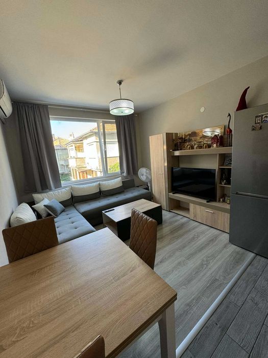 Продава се Двустаен апартамент в Търговище, Център - 56 кв.м за 1357 €/кв.м - Снимка #2