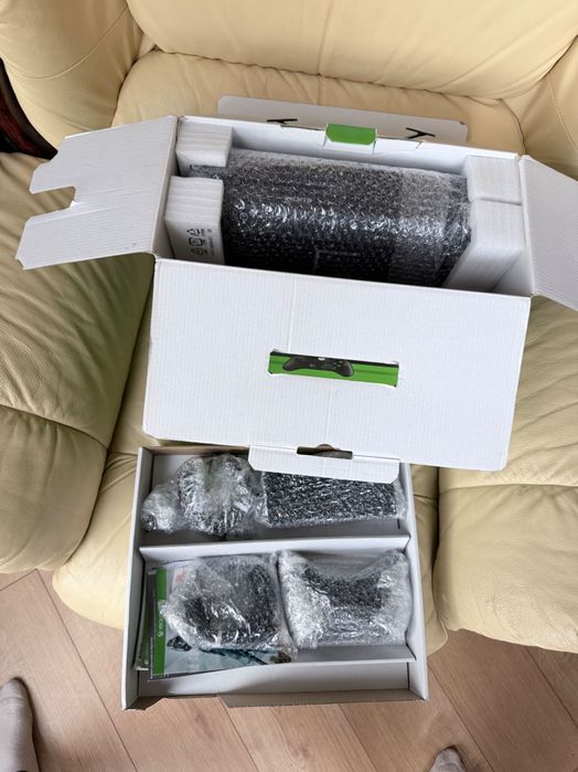 Xbox One Boxed с кутия