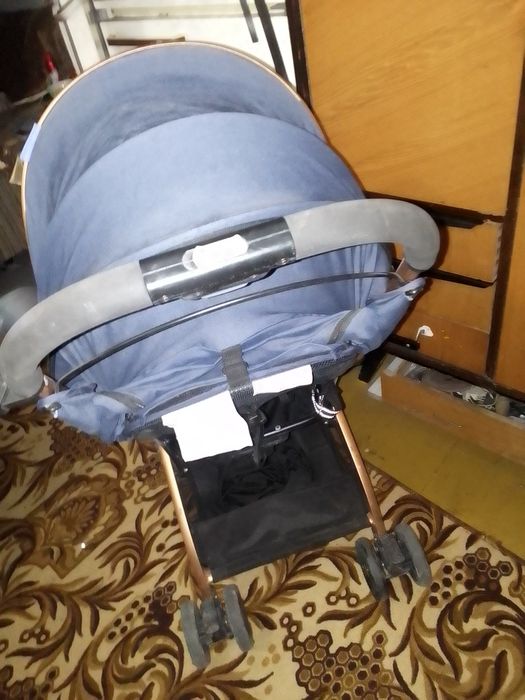 Коляска прогулочная