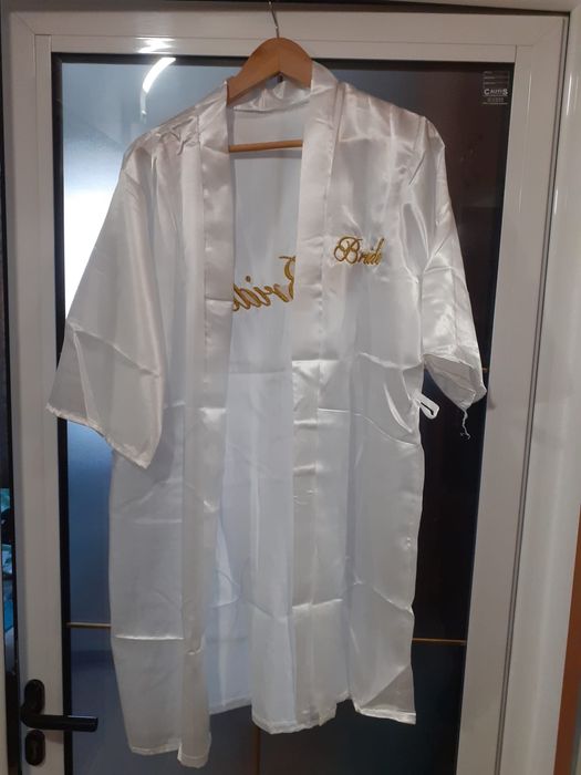 OFERTA—-Halat pt mireasa, model deosebit