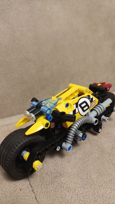 LEGO® Technic 42058 - Мотоциклет за каскади