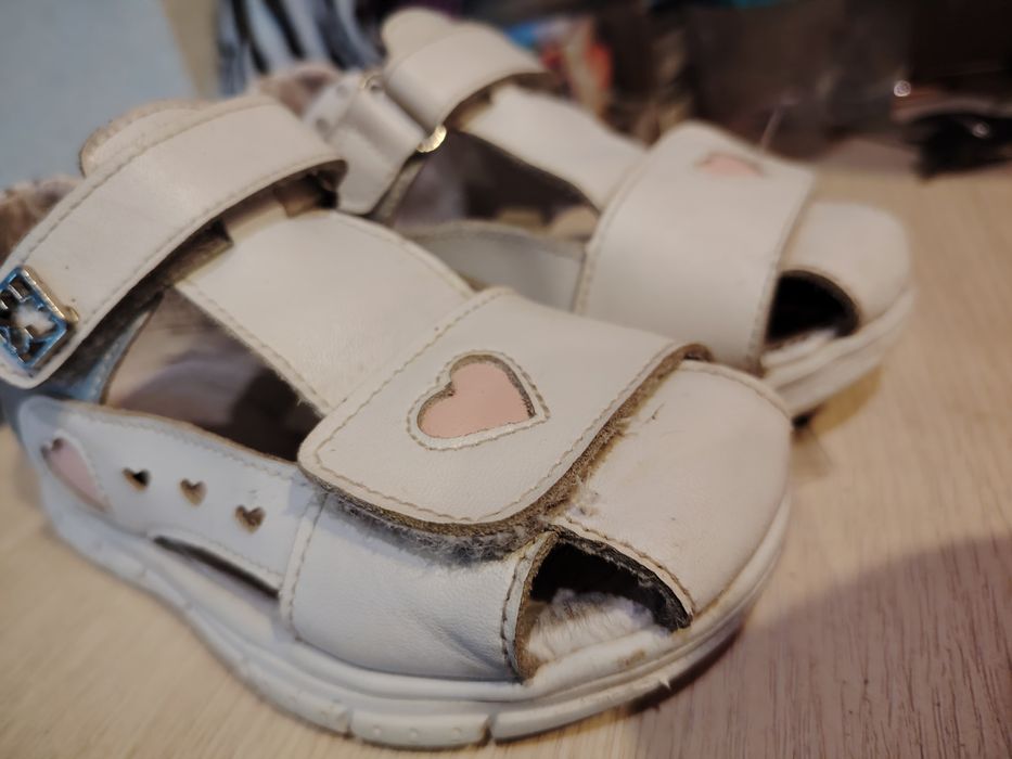 Обувь на девочку 25-26