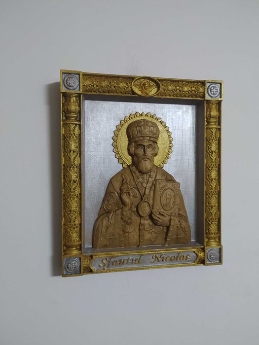 icoana sculptata in lemn SF Nicolae