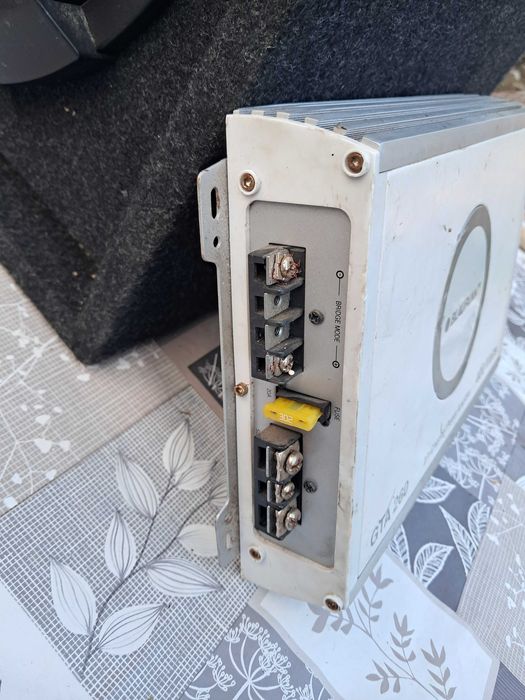 Комплект бас каса Alpine + усилвател Blaupunkt