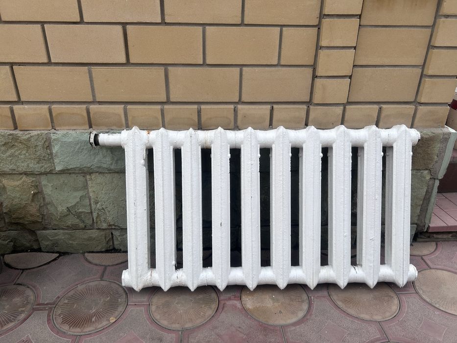 Продам батареи радиаторы чугунные