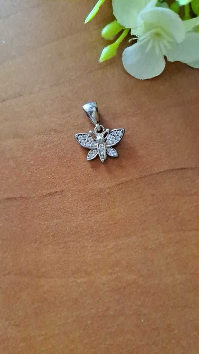 Висулка сребърна пеперуда