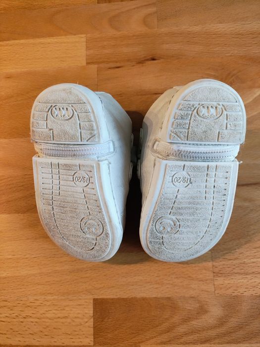 Продавам обувки за прохождане Колев и Колев