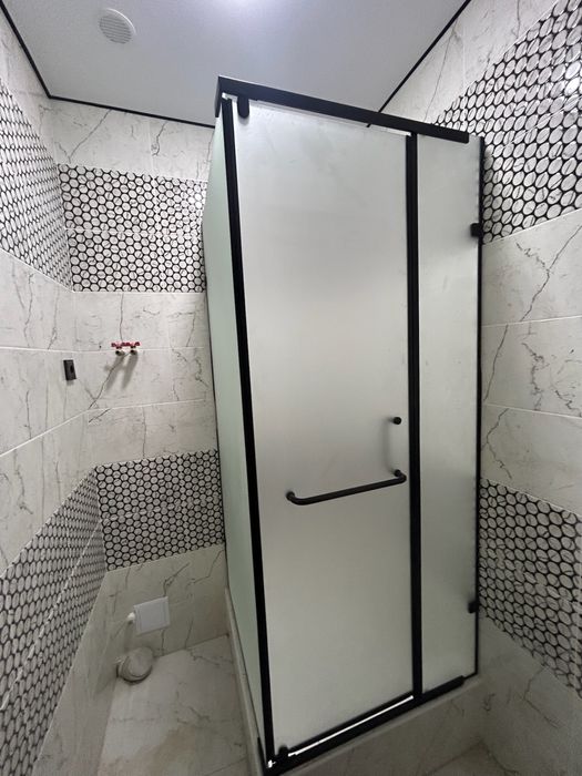 Душевые зеркала перегородки