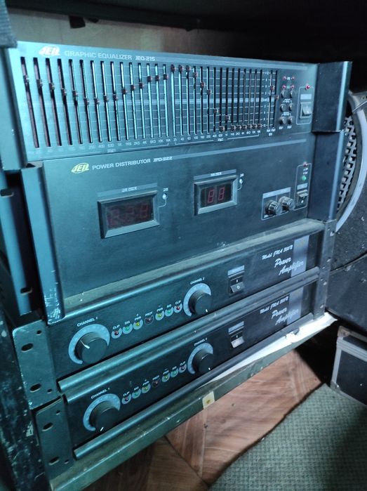 Усилитель звука эстрадные  в отличном состоянии