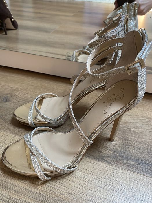 Sandale aurii cu toc noi, marimea 38.