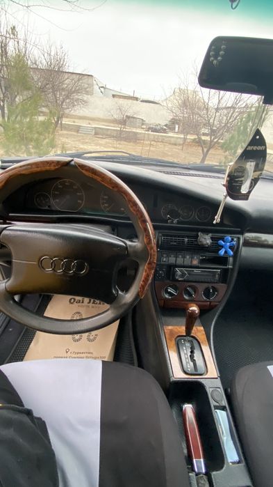 Зеленный Audi A6