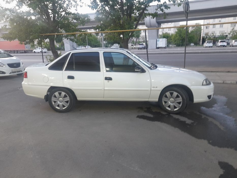 Nexia 2 1,6 sotiladi