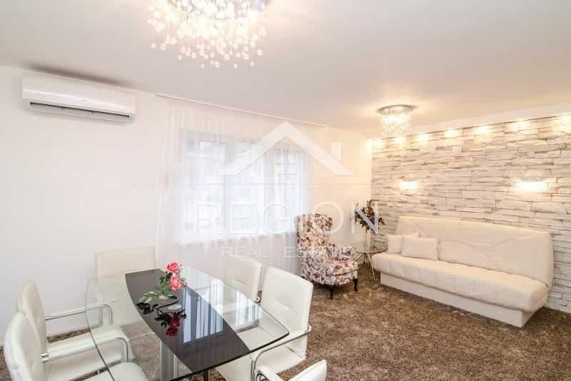 Дава се под наем Тристаен апартамент в Варна, Бриз - 100 кв.м за 850 € - Снимка #2