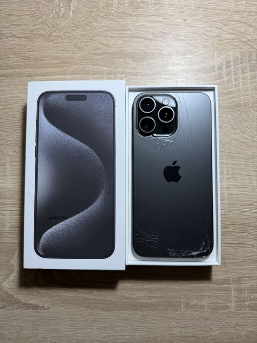 Iphone 15 Pro Max, 512 gb , bat.84% - titanium black, sticla spate fisurata