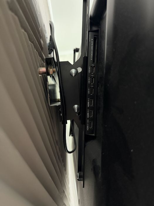 Продаю смарт телевизор LG