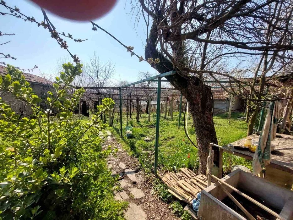 Продава се Къща в Шумен, Пазара - 100 кв.м за 638 €/кв.м - Снимка #1