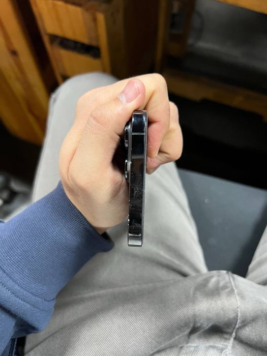 Продаю Iphone 14 pro max