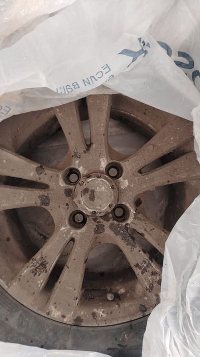 Продам летние шины м дисками в комплекте