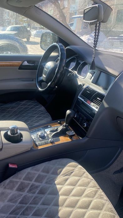 Ауди Q7 продам..