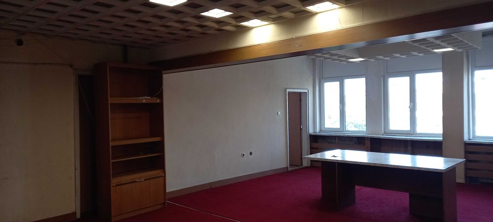 Дава се под наем Офис в Силистра, Център - 115 кв.м за 229.5 € - Снимка #1