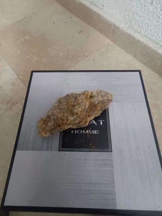 Колекция от камани и минерали