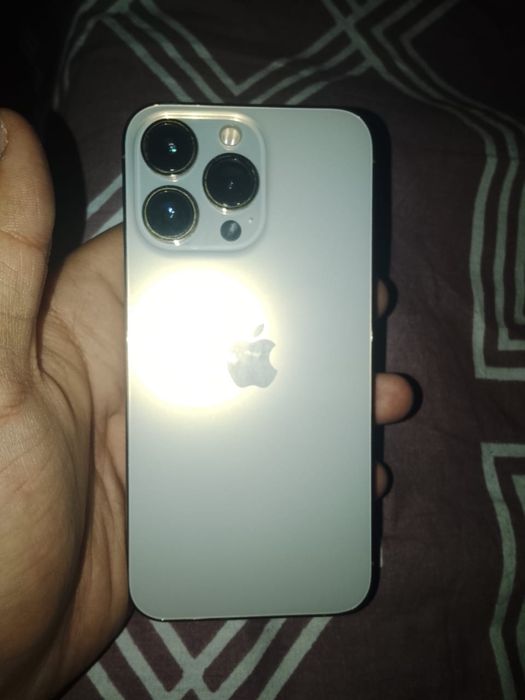 Iphone 13 pro идеальный в золтом цвете
