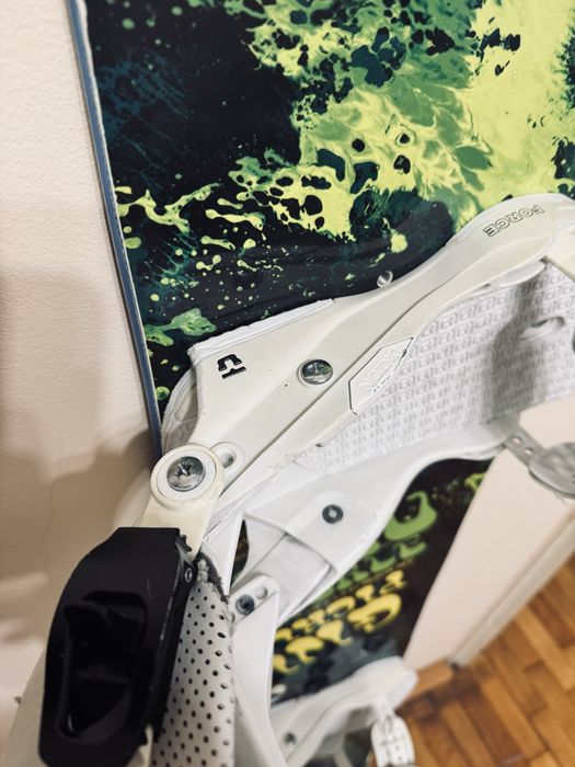 Сноуборд GNU Pickle 156 snowboard + Union автомати