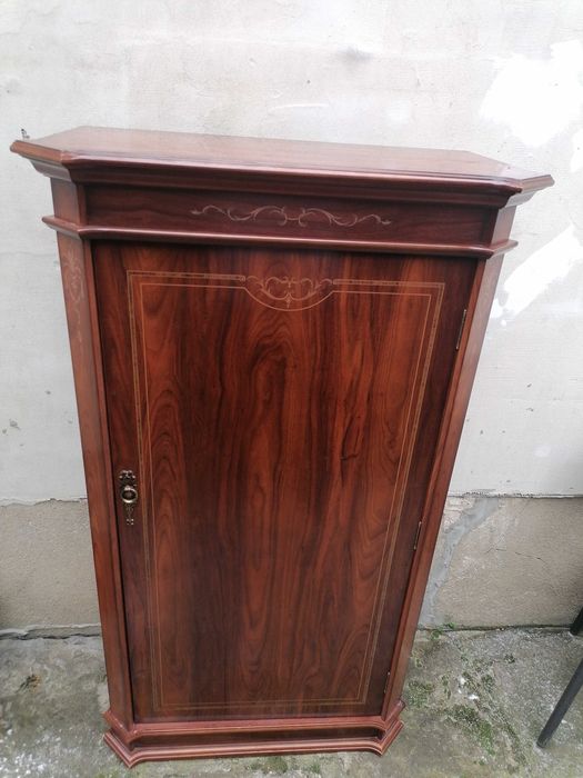 Луксозен шкаф за обувки