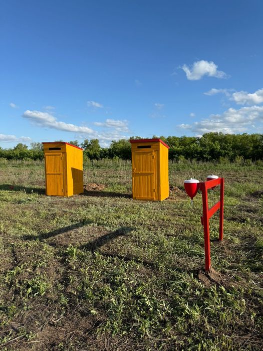 Уличный туалет деревянный