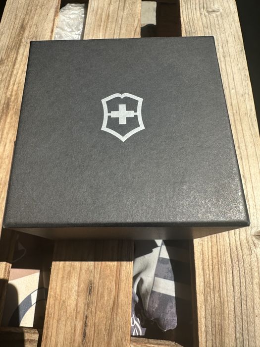 Victorinox  часовник